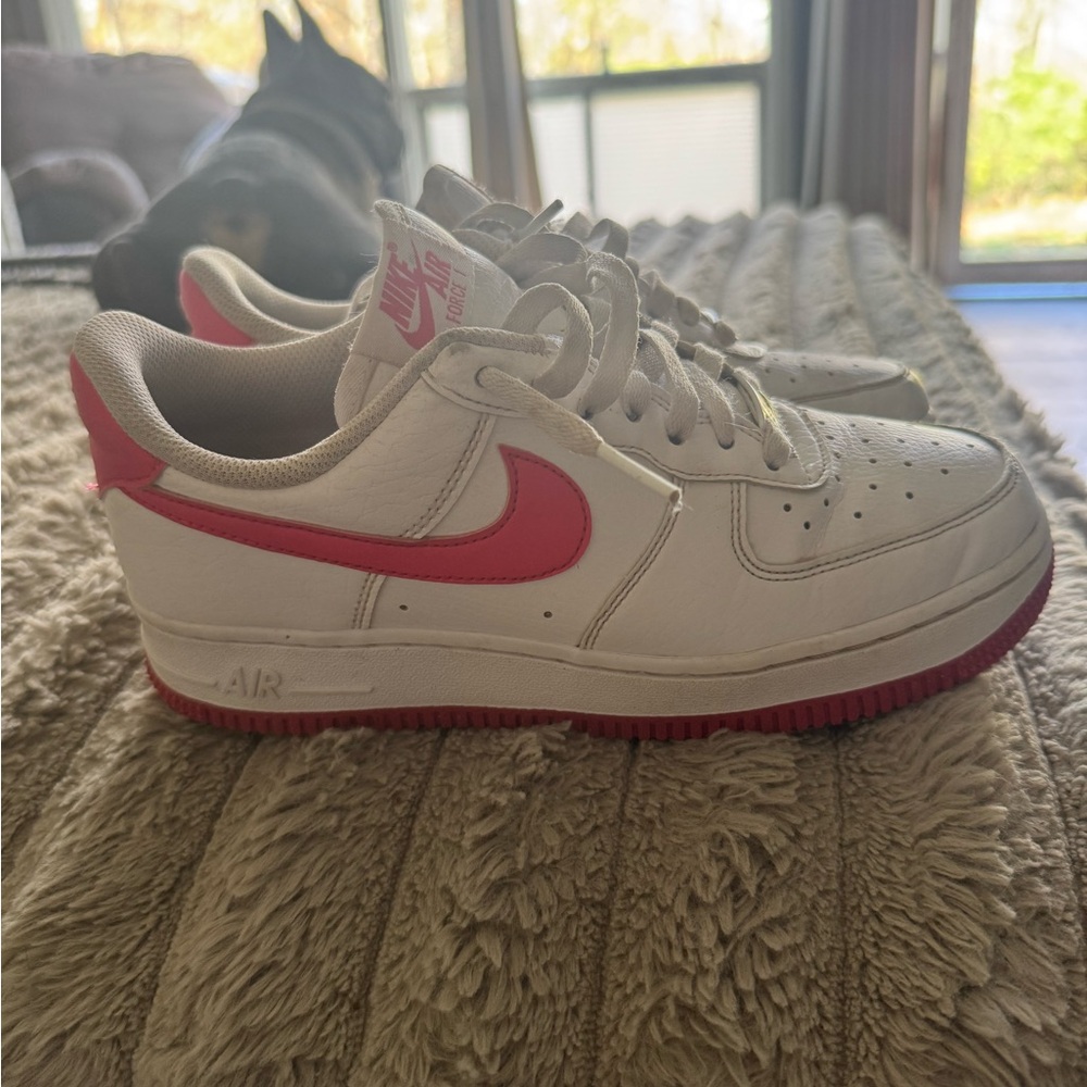 Nike Air Force 1 White and pink size 7